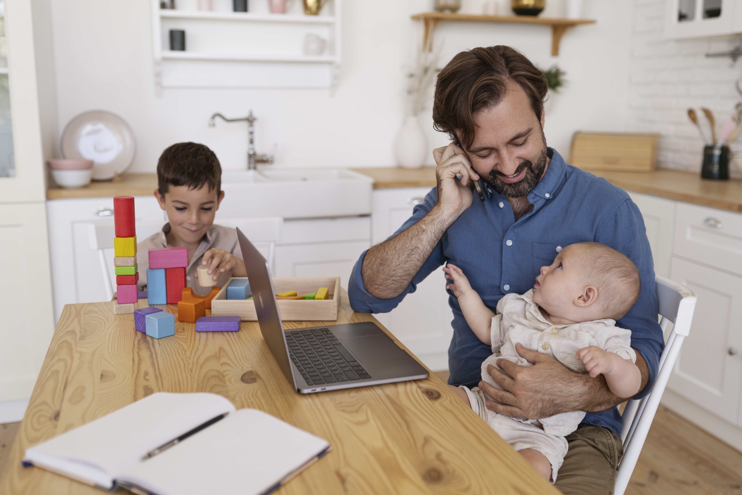 Balancing Work and Fatherhood: Tips for Engaged Dads