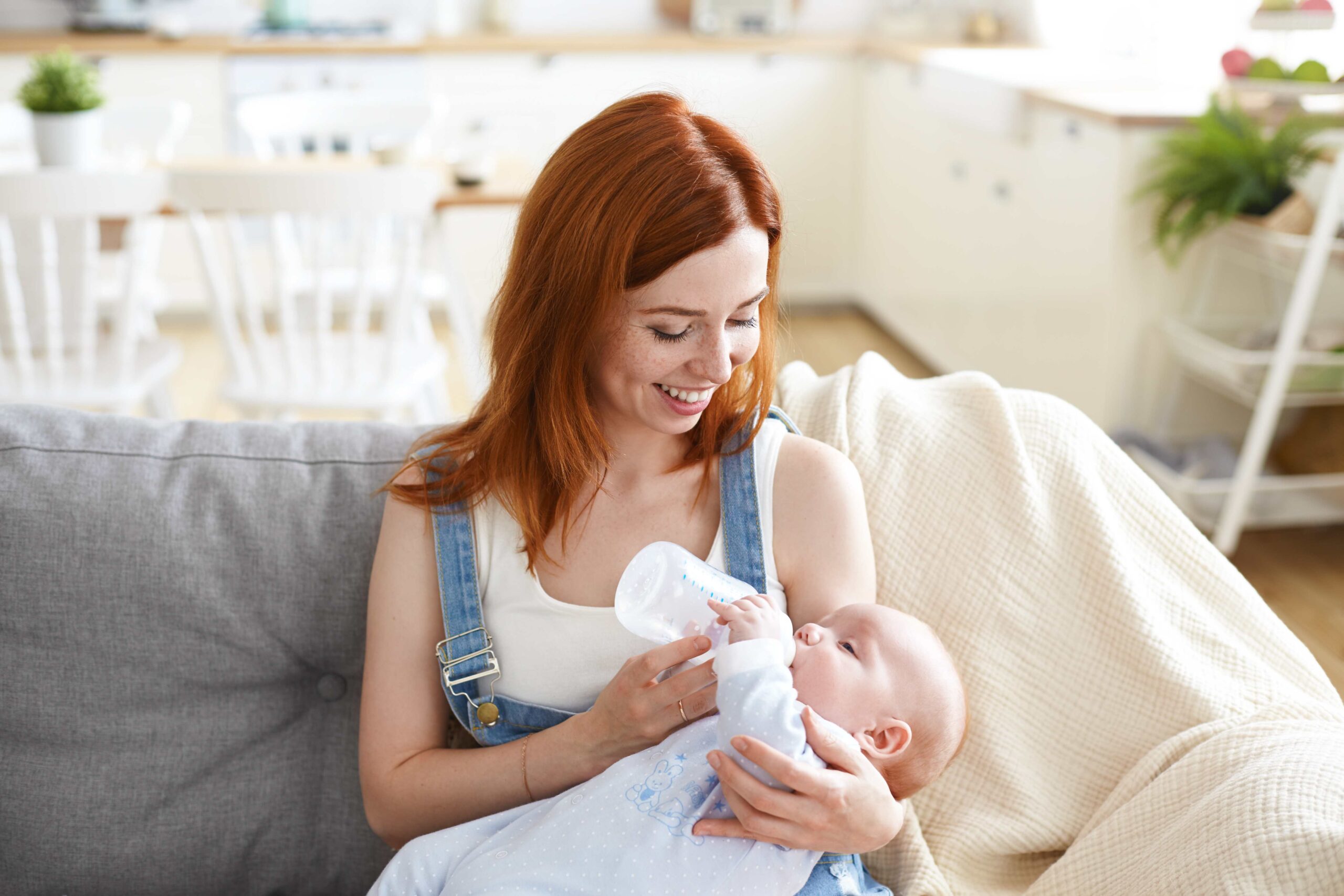 Transitioning from Breastfeeding to Formula Feeding: Tips for a Smooth Switch