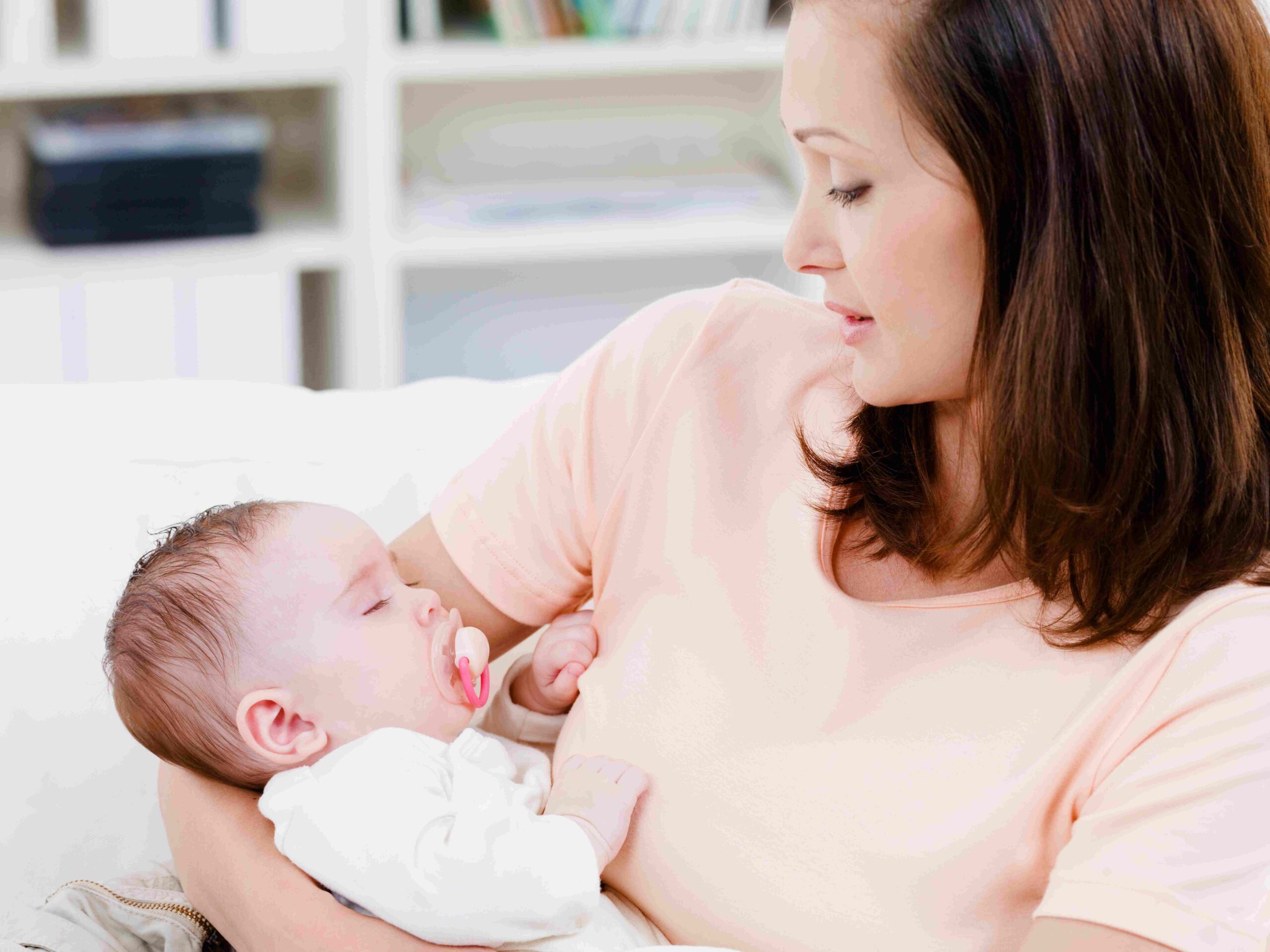 Nurturing Flexibility: Combining Breastfeeding and Bottle Feeding for a Balanced Approach